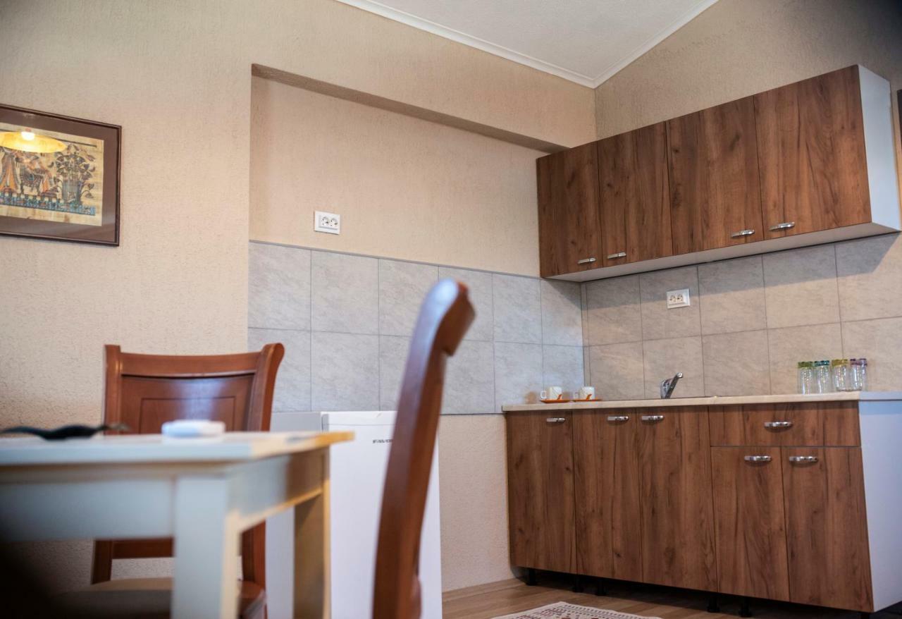 Dionis Rooms & Apartments Prilep Exterior photo